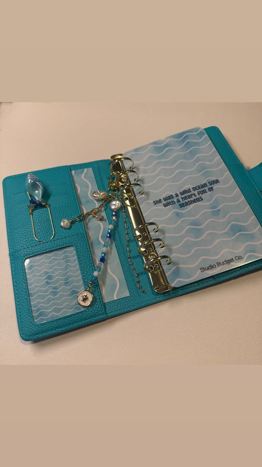 Very Spe-Shell Binder Decor