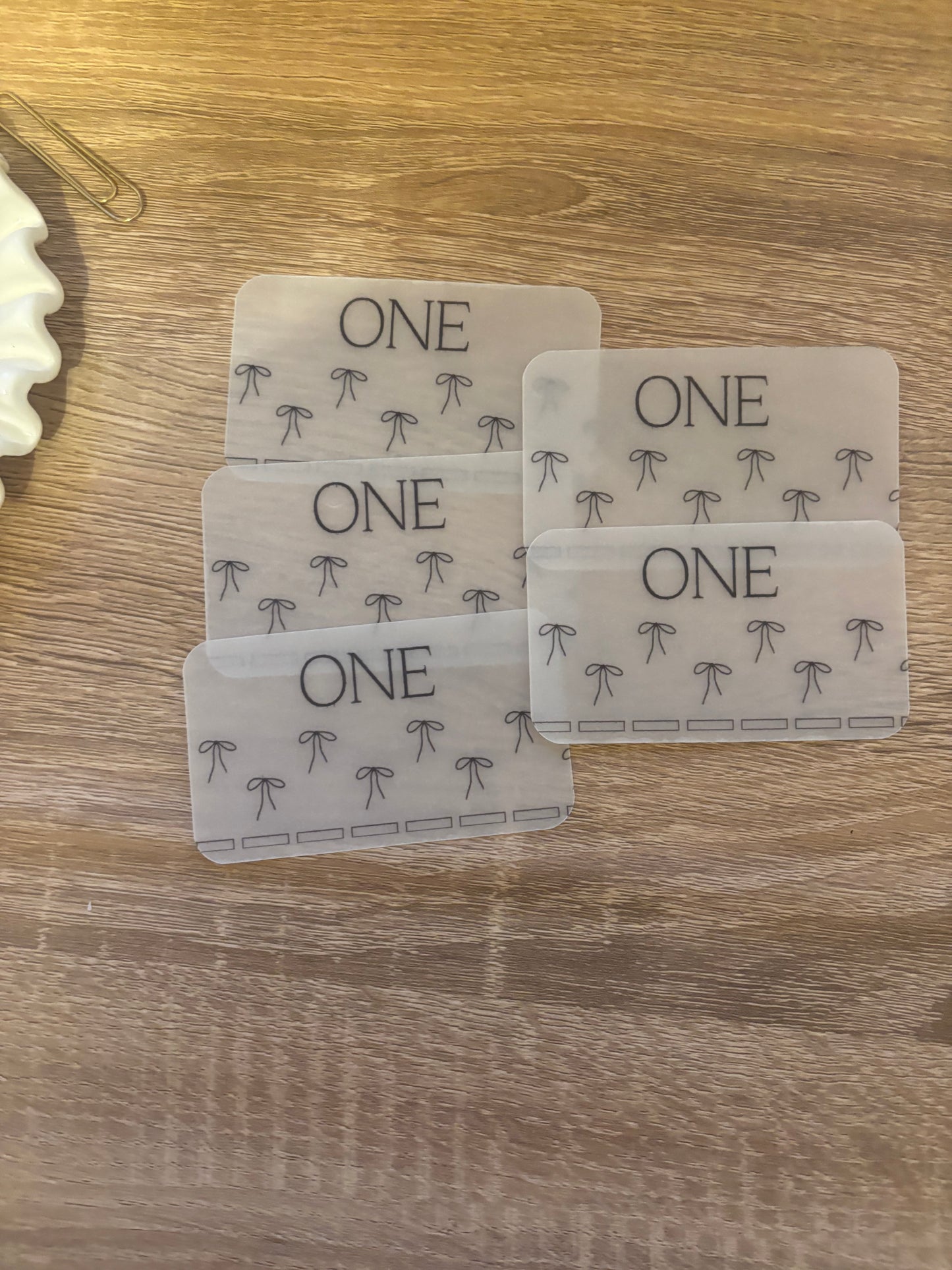 £1 & £5  Vellum Bow Placeholders