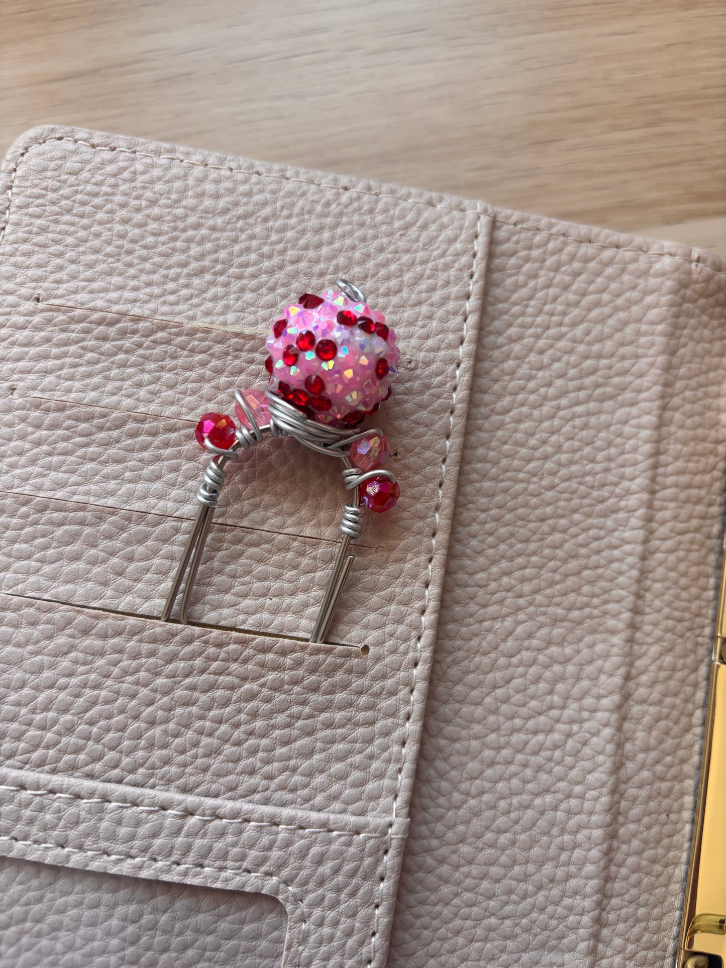 Show Me The Shimmer Ball Binder Charm